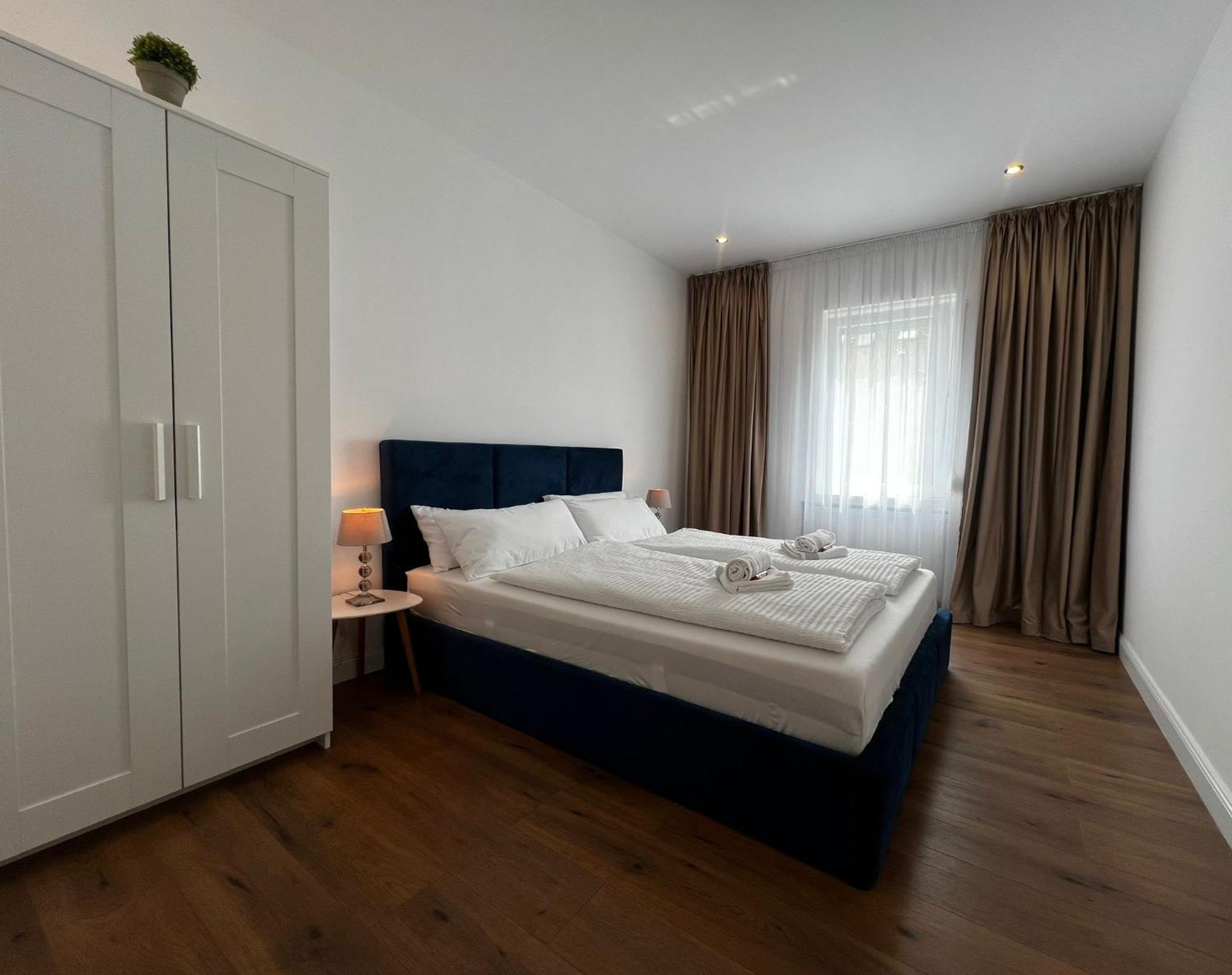 105 Quadratmeter Apartment, Parkplatz, Kinderfreundlich, 6 Personen, Wifi, Vollausgestattete Kueche, Crimmitschau Luaran gambar