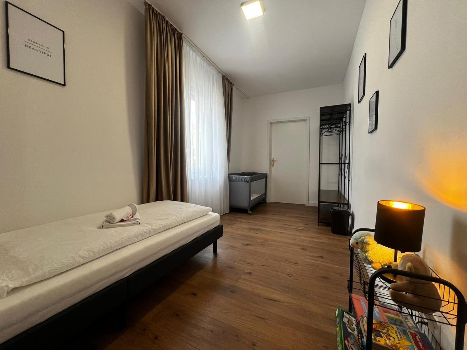 105 Quadratmeter Apartment, Parkplatz, Kinderfreundlich, 6 Personen, Wifi, Vollausgestattete Kueche, Crimmitschau Luaran gambar